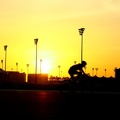 Pedalando no por do sol no circuito Yas Marina / Cycling sunset at Yas Marina circuit - Abu Dhabi