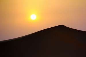 Por do sol no deserto / Sunset at the desert of Abu Dhabi