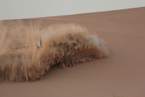 Brincando no deserto / Playing at the desert - Abu Dhabi