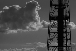 Contrastes - Nuves e Torre de TV